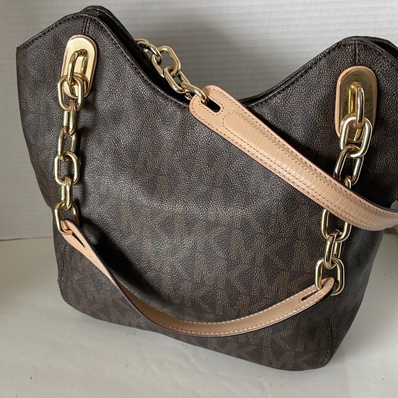 ❌SOLD❌Michael Kors Shoulder Bag. - Picture 13 of 17